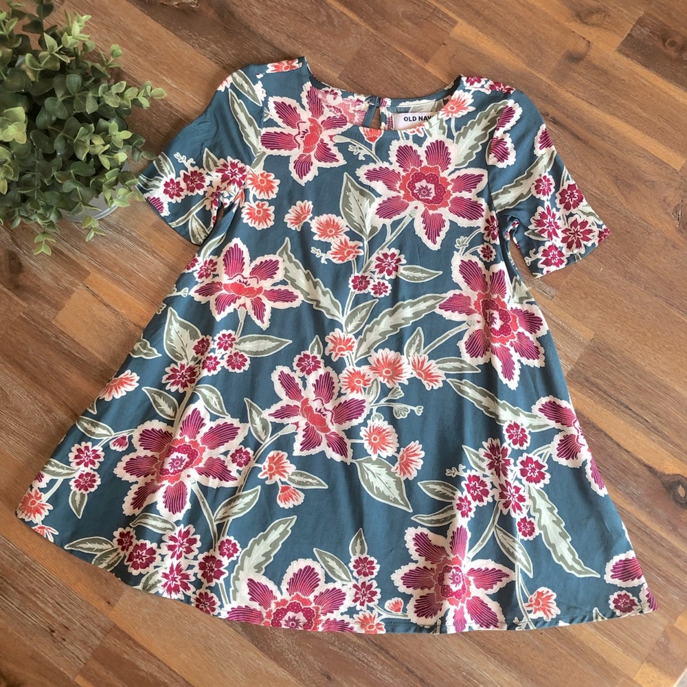 NWOT! Old Navy Girls Shift Dress. Size 3T.